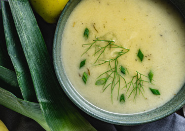 Creamy potato and leek soup