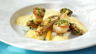 Kräftor och musslor med citron och vitlök