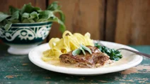 Saltimbocca i salviasås