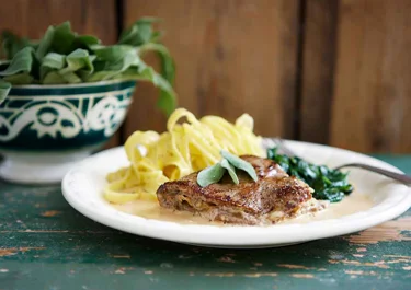 Saltimbocca i salviasås