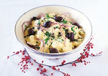 Potatissallad med saffran och oliver