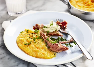 Fläsklägg med rotmos