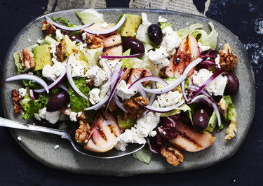 Salat med grillede ferskner