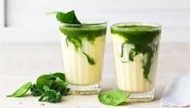 Mango smoothie met groen sap