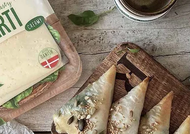 Samosas de calabaza y espinacas con Arla Havarti