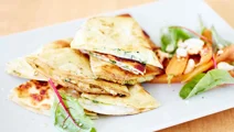 Quesadillas med ost och mangold