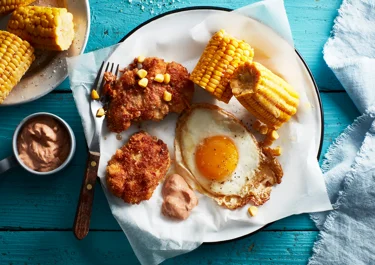 Kycklingnuggets med majs och ägg