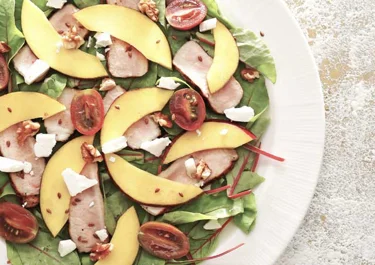 Ensalada de mango con bacon y Arla Apetina