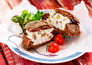 Pan bagnat med chèvre
