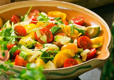 Tomatsallad med balsamicoyoghurt