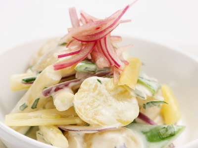 Krämig bön- och potatissallad med smetana