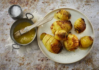 Air fryer Hasselback potatoes