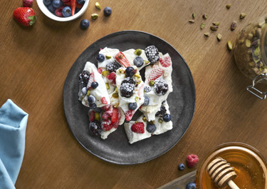 Frozen Skyr with berries