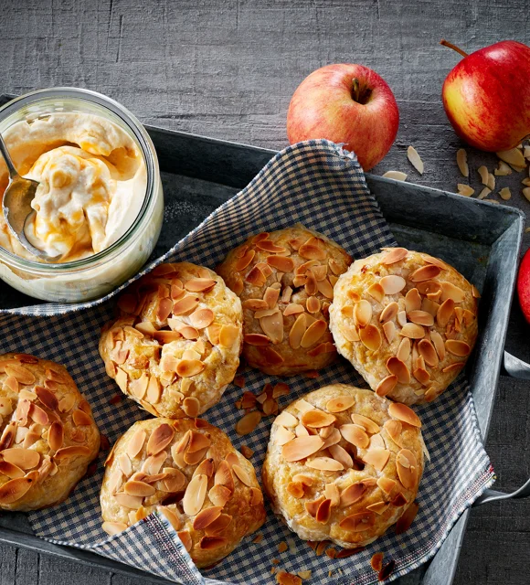 Mini apple pies with ginger and salt caramel