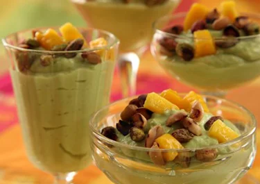 Snabb avokadomousse med mango