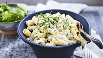 Pasta med ädelostsås