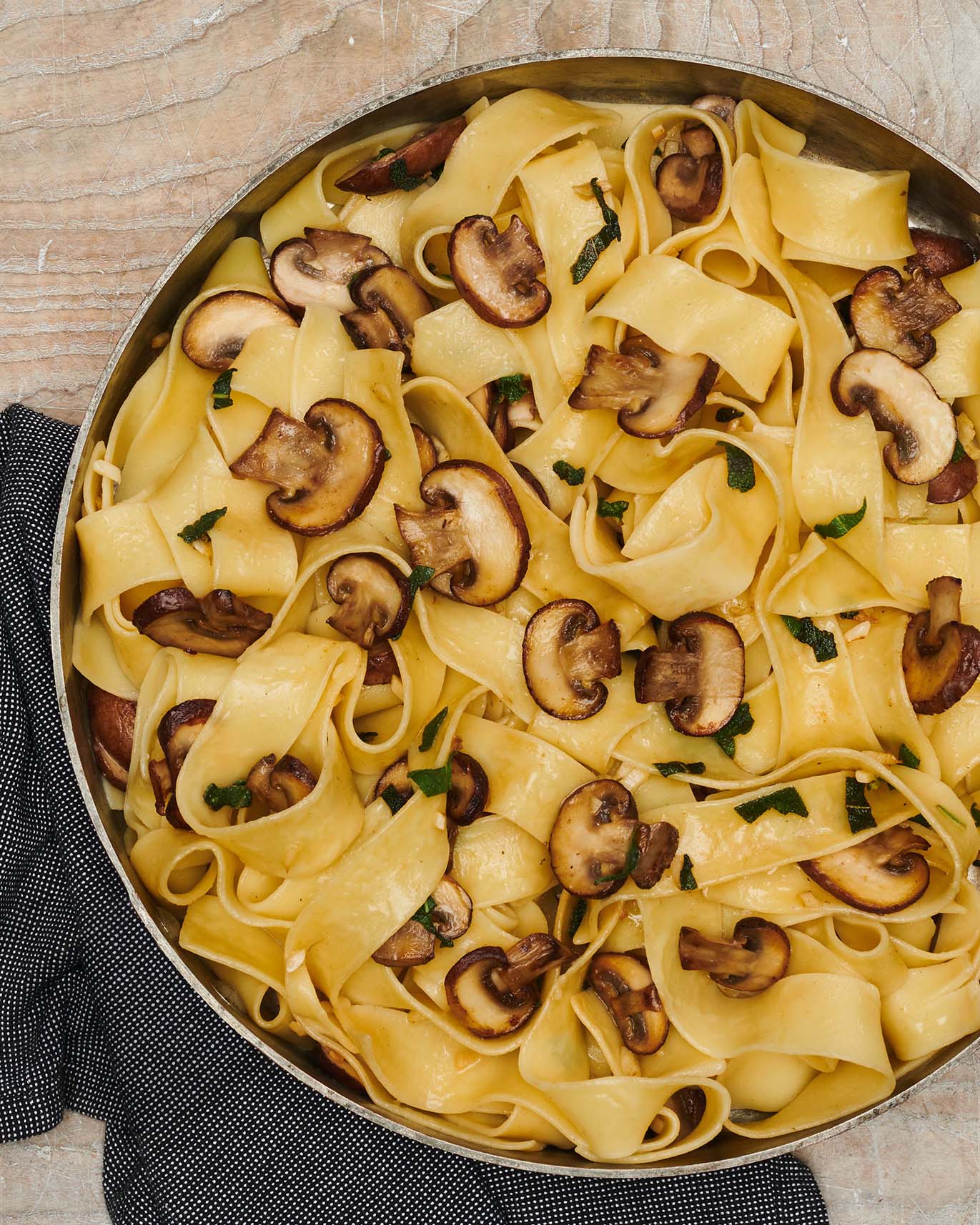 MUSHROOM PAPPARDELLE WITH GARLIC & SAGE