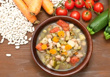 Vegetable soup with fennel