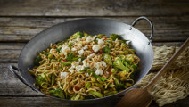 Wok med nudler