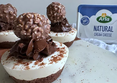 Minicheesecakes de ferrero con Arla Queso de untar Natural