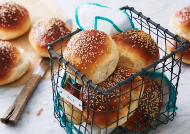 Hamburgerbröd med sesamfrön