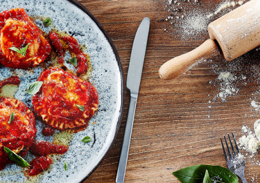 Perunaraviolit tomaattikastikkeella