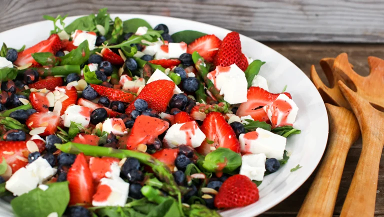 Zomerse bessensalade met Apetina®