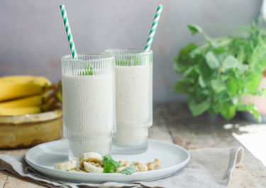 Banaaniproteiinipirtelö kreikkalaisella jogurtilla