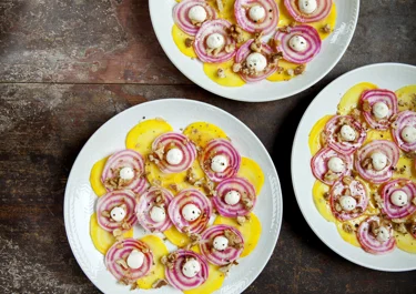 Bedecarpaccio med gedeostcreme