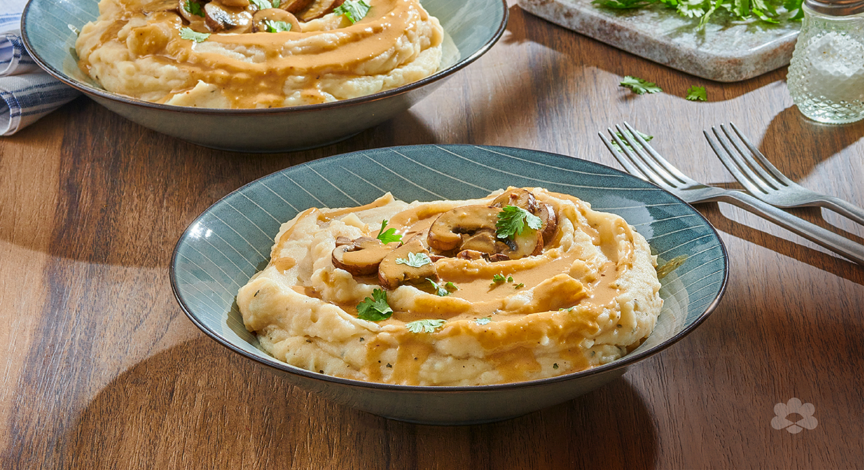 Creamy Mashed Potatoes with Mushroom Sauce
