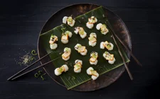 Bouchées de riz collant - canapés au fromage à la crème aux chilis et au gingembre Castello®