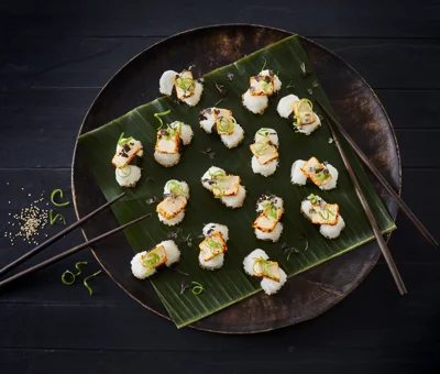 Sticky rice bites - canapés with Castello® Chilli & Ginger Cream Cheese