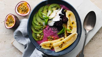 Smoothiebowl med björnbär