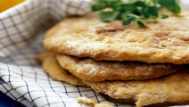 Oreganodoftande plattbröd