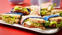 Kycklingsnittar med surkål