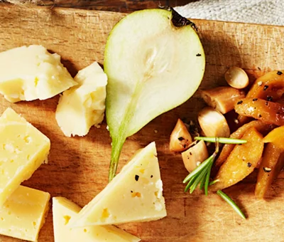Pear compote with roasted almonds