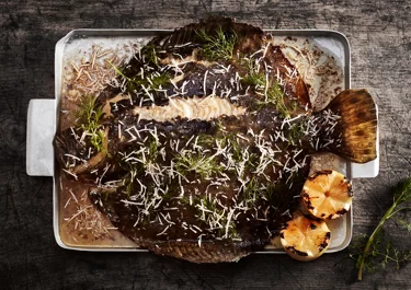 Helbakad piggvar med pepparrot