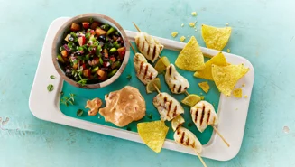 Kyllingespyd  på grill og spicy salsa