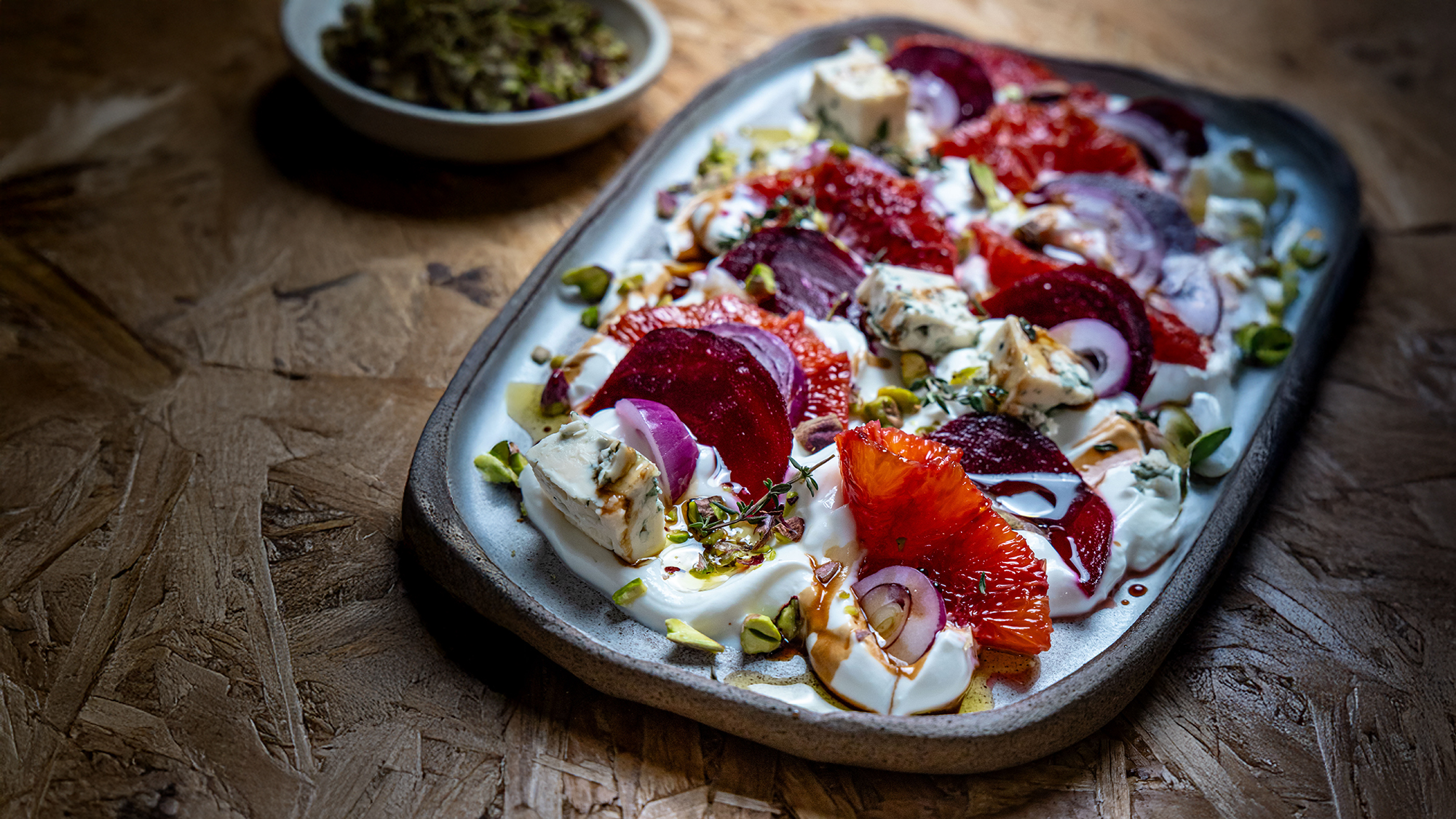 Σαλάτα με γιαούρτι, σαγκουίνια & παντζάρια