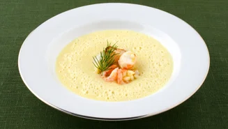 Jordärtskockssoppa med curry och skaldjur