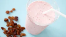 Aardbei eiwit milkshake met vanille