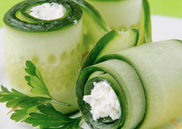 Rollitos de queso y pepino