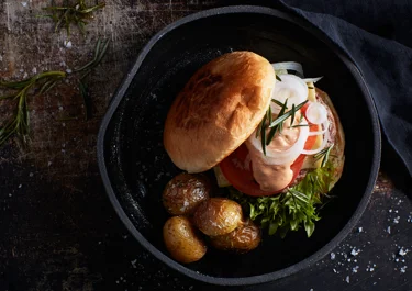 Kalvfärsburgare med rosmarin och cheddar