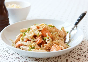 Pasta med fänkål och lax