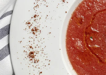 Salmorejo de fresas y frambuesas