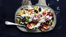 Sallad med grillade persikor