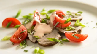 Buljongkokt fläskfilé med örter