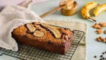 Protein banana bread with chocolate