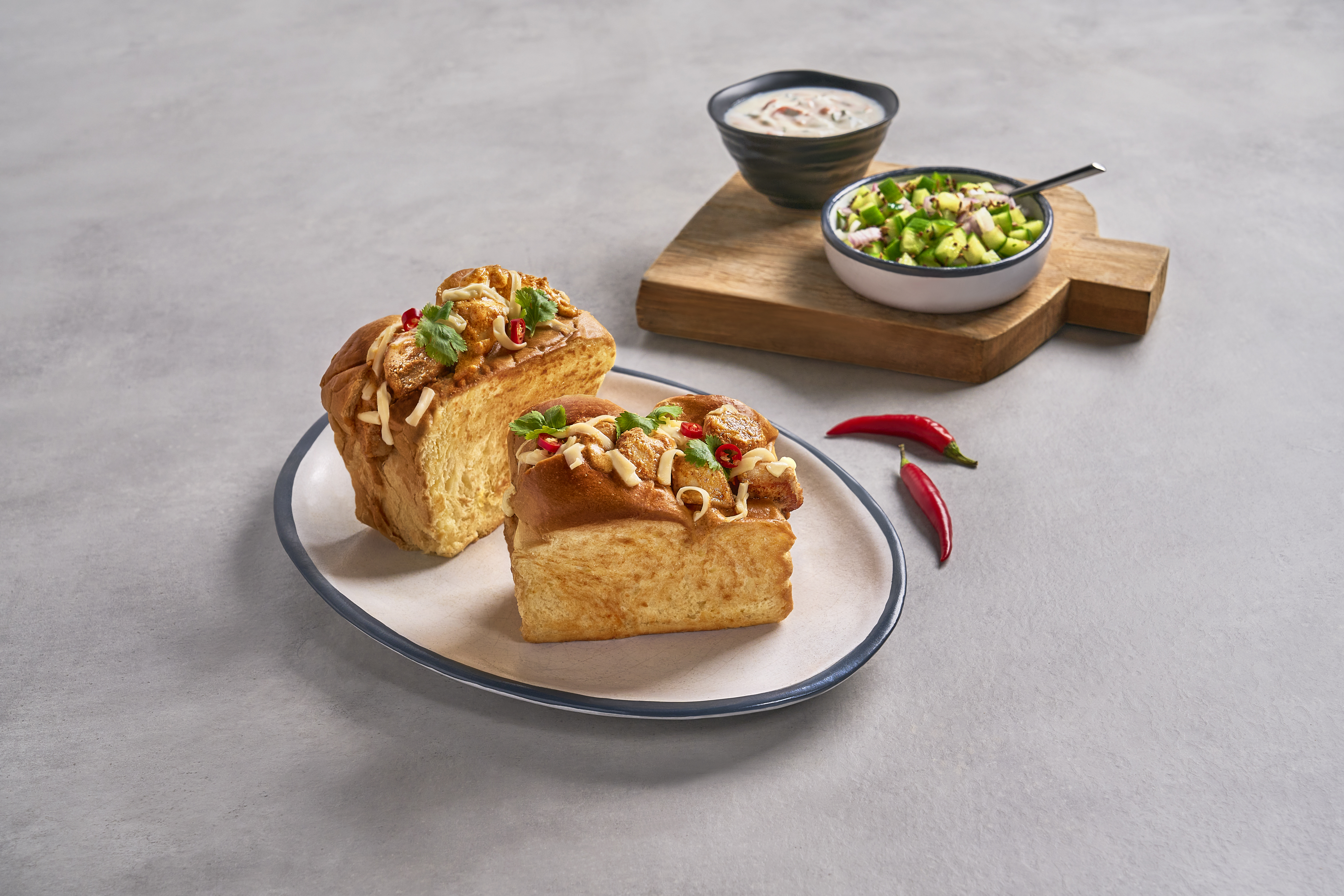 خبز البريوش مع دجاج التندوري و الجبنة