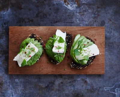 Ristet rugbrød med avocado | Castello®️